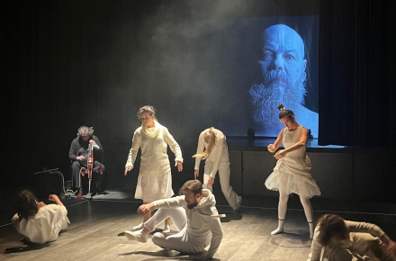 „Lalki ogłaszają koniec antropocenu”