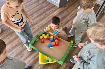 Wczoraj w naszej bibliotece w Rościszowie odbyły się pełne emocji zajęcia dla dzieci poświęcone tematyce gier i planszówek