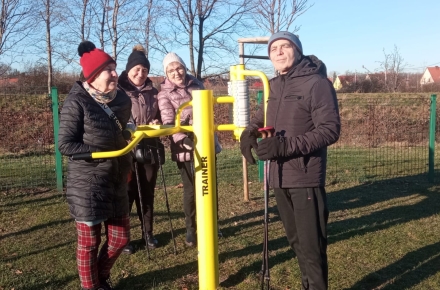 W ramach cyklu spotkań Nordic Walking i czytanie pod chmurką odbyło się kolejne wydarzenie łączące aktywność ruchową z literaturą.