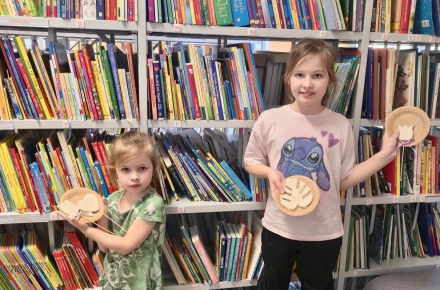 Dzisiejsze zajęcia w Filii MBP-CK w Rościszowie upłynęły w wyjątkowo twórczej atmosferze