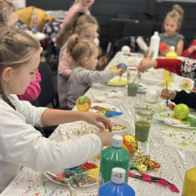 Warsztaty tworzenia ozdób świątecznych i wspólne ubieranie choinki