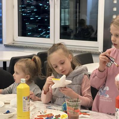 Warsztaty tworzenia ozdób świątecznych i wspólne ubieranie choinki