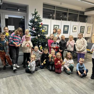 Warsztaty tworzenia ozdób świątecznych i wspólne ubieranie choinki