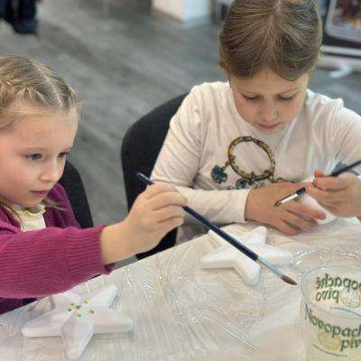 Warsztaty tworzenia ozdób świątecznych i wspólne ubieranie choinki