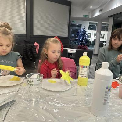 Warsztaty tworzenia ozdób świątecznych i wspólne ubieranie choinki