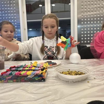 Warsztaty tworzenia ozdób świątecznych i wspólne ubieranie choinki