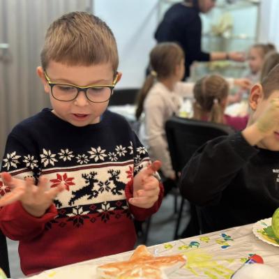 Warsztaty tworzenia ozdób świątecznych i wspólne ubieranie choinki