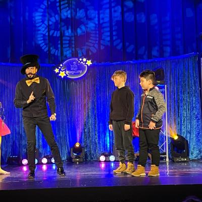 Dzisiejsze show było niesamowite! Iluzjonista Pan Magiczny przygotował