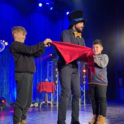 Dzisiejsze show było niesamowite! Iluzjonista Pan Magiczny przygotował