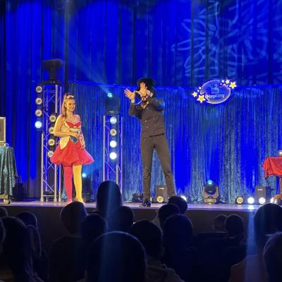 Dzisiejsze show było niesamowite! Iluzjonista Pan Magiczny przygotował