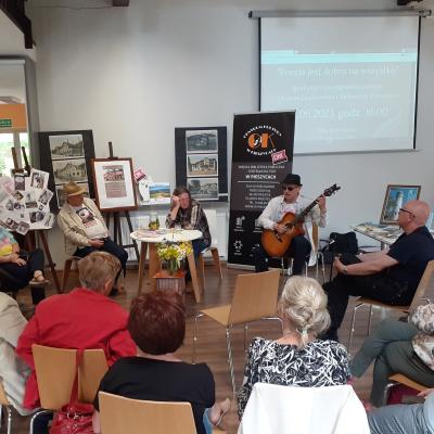 „Czy poetą się jest, czy się nim bywa”?