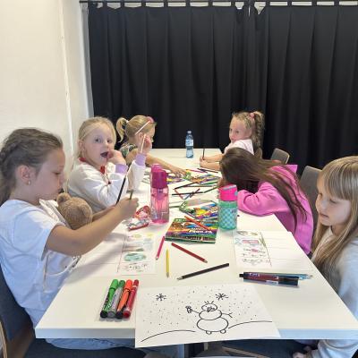 467609269 973660508132643 944301093086154885 N