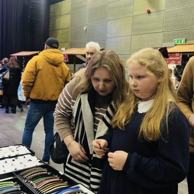 599498099 1284324557066235 4182727333339374943 N