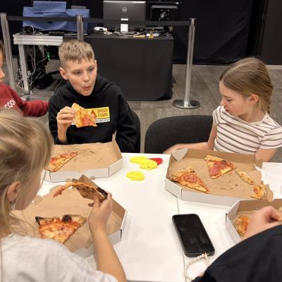 629318889 1328132409352116 7895820984511789107 N