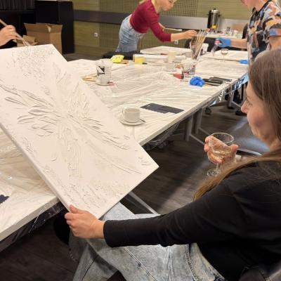 679006321 1392197112945645 349396905110916198 N