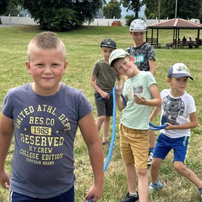 Dzisiejsze popołudnie spędziliśmy bawiąc się pod chmurką na placu zabaw przy os. Królów w Pieszyce - miasto w Górach Sowich