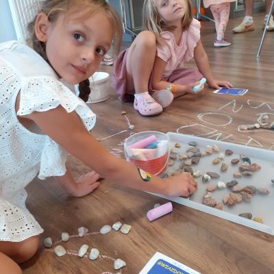 Kosmos, wszechświat, planety, gwiazdy, czarna dziura..